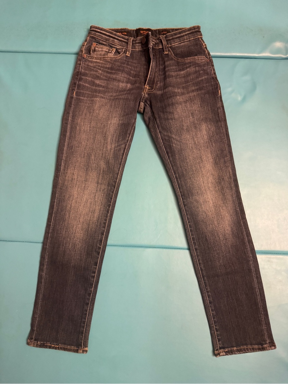 Women’s Dark Wash Denim Jeans - Classic Back Pocket Design